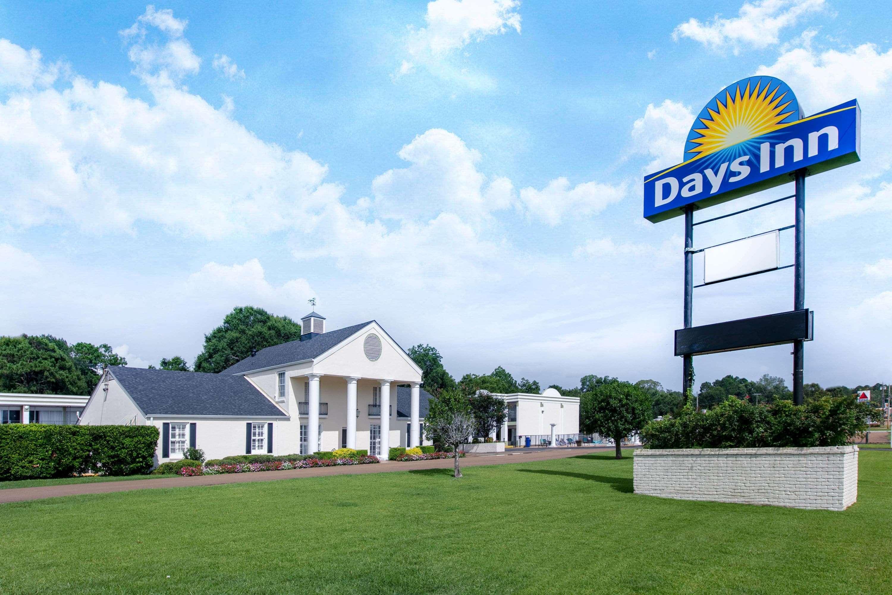 Days Inn By Wyndham Natchez Exterior photo