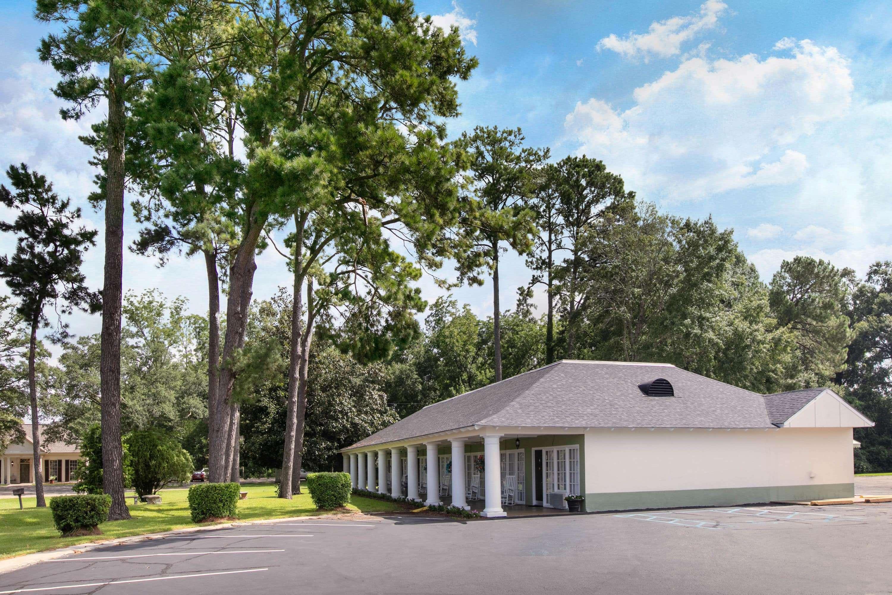 Days Inn By Wyndham Natchez Exterior photo