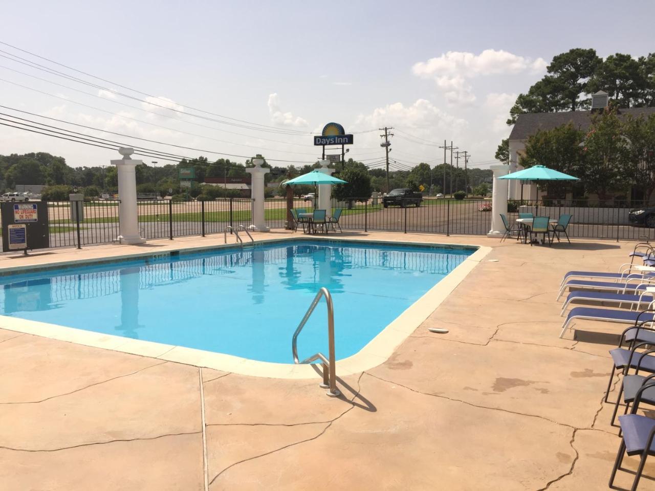 Days Inn By Wyndham Natchez Exterior photo